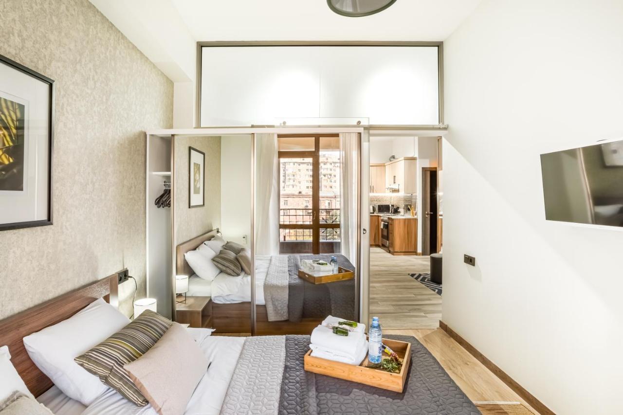 Hotelise I Tonic Apartment Yerevan Bagian luar foto