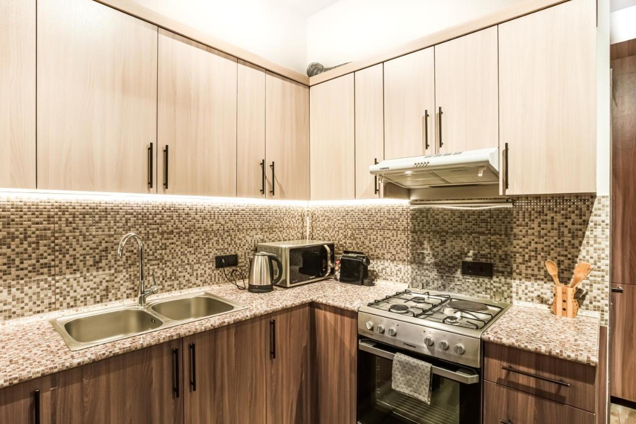 Hotelise I Tonic Apartment Yerevan Bagian luar foto