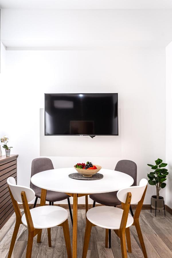 Hotelise I Tonic Apartment Yerevan Bagian luar foto
