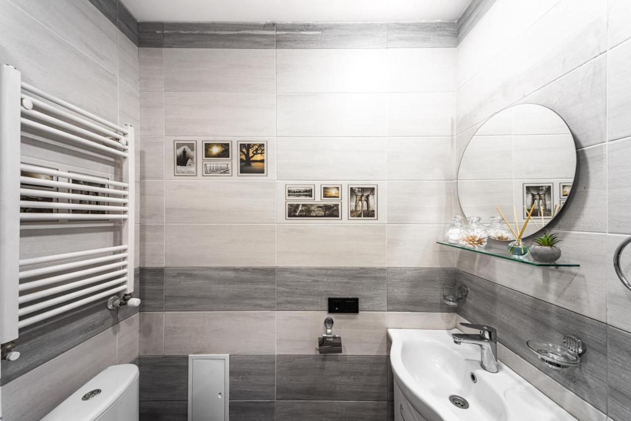 Hotelise I Tonic Apartment Yerevan Bagian luar foto