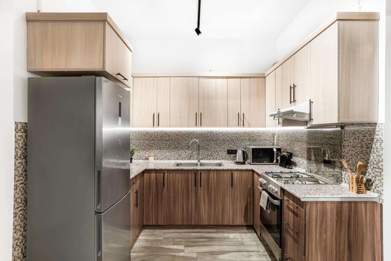 Hotelise I Tonic Apartment Yerevan Bagian luar foto