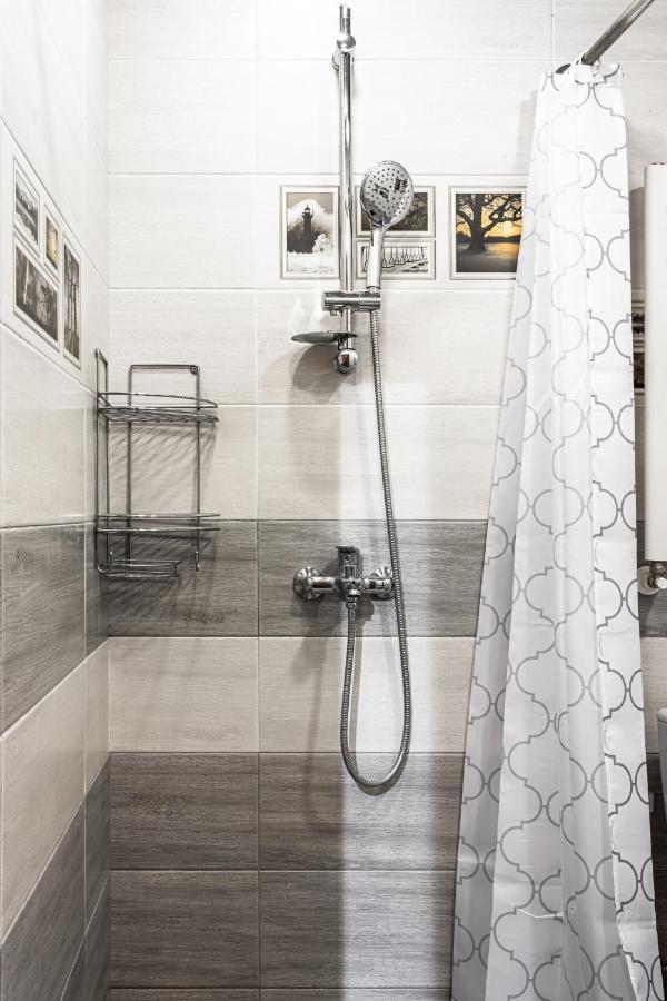 Hotelise I Tonic Apartment Yerevan Bagian luar foto
